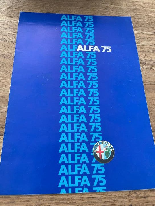 Alfa 75 Brochure - Alfa van Lingen Dealerstempel, Ophalen of Verzenden, Zo goed als nieuw, Alfa Romeo