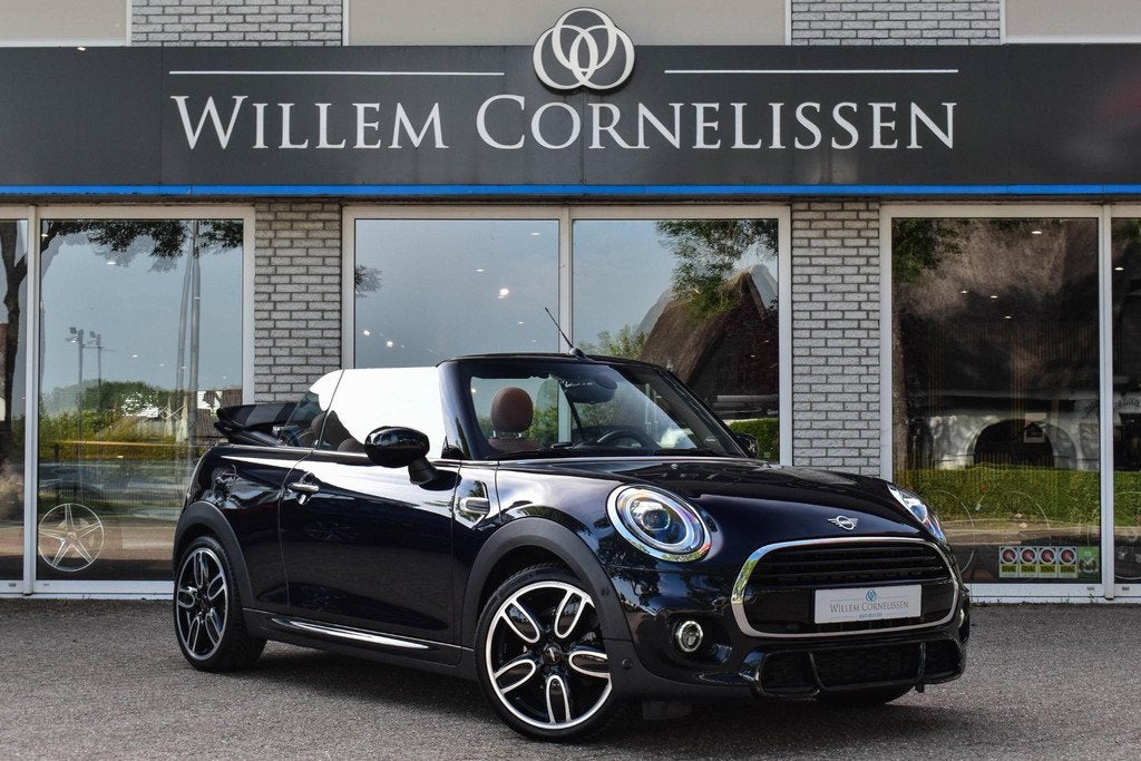 MINI Cabrio 1.5 Cooper Aut. JCW Pack Leder Navi Pro Apple Ha, Auto's, 136 pk, Gebruikt, Euro 6, Cabriolet