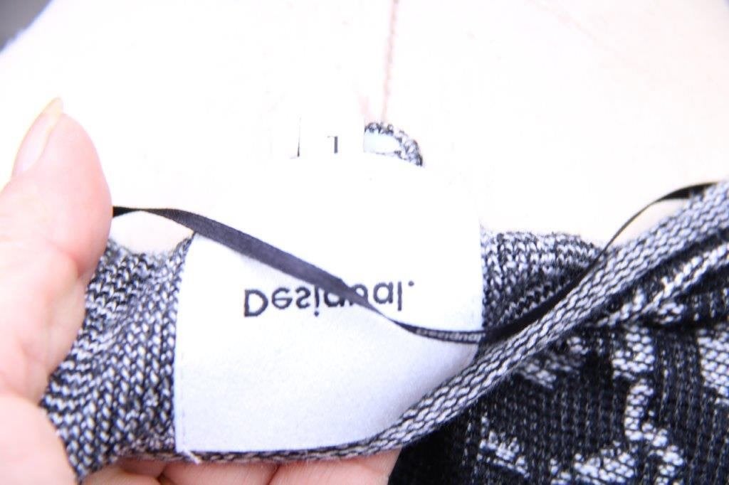 Vest zwart/ grijs Desigual mt L Vaste prijs, Kleding | Dames, Truien en Vesten, Zwart, Maat 42/44 (L), Ophalen of Verzenden, Zo goed als nieuw