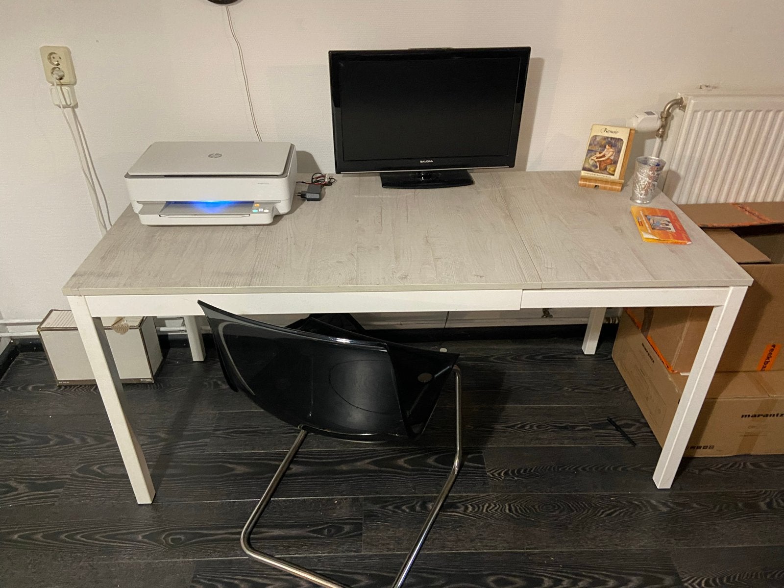 Mooie eettafel / bureau met 2 standen en plexiglas stoel, Ophalen, Gebruikt, 100 tot 150 cm, Metaal