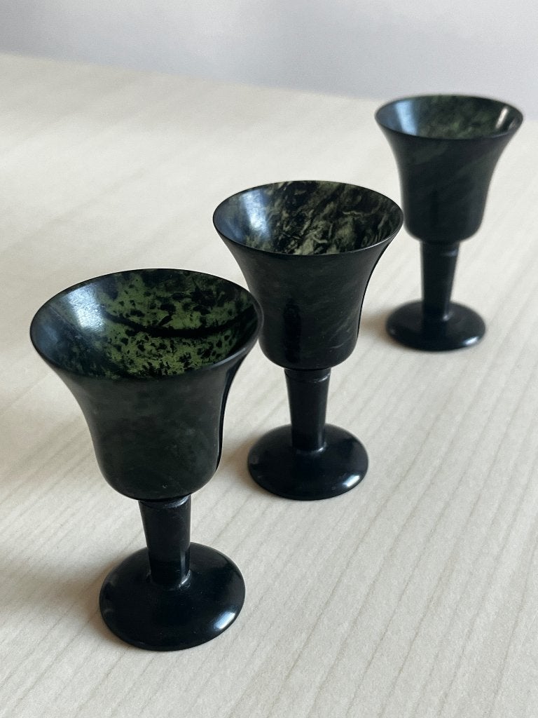 Set van 3 Groene Jade Borrelglaasjes - 6 cm Hoog, Ophalen of Verzenden