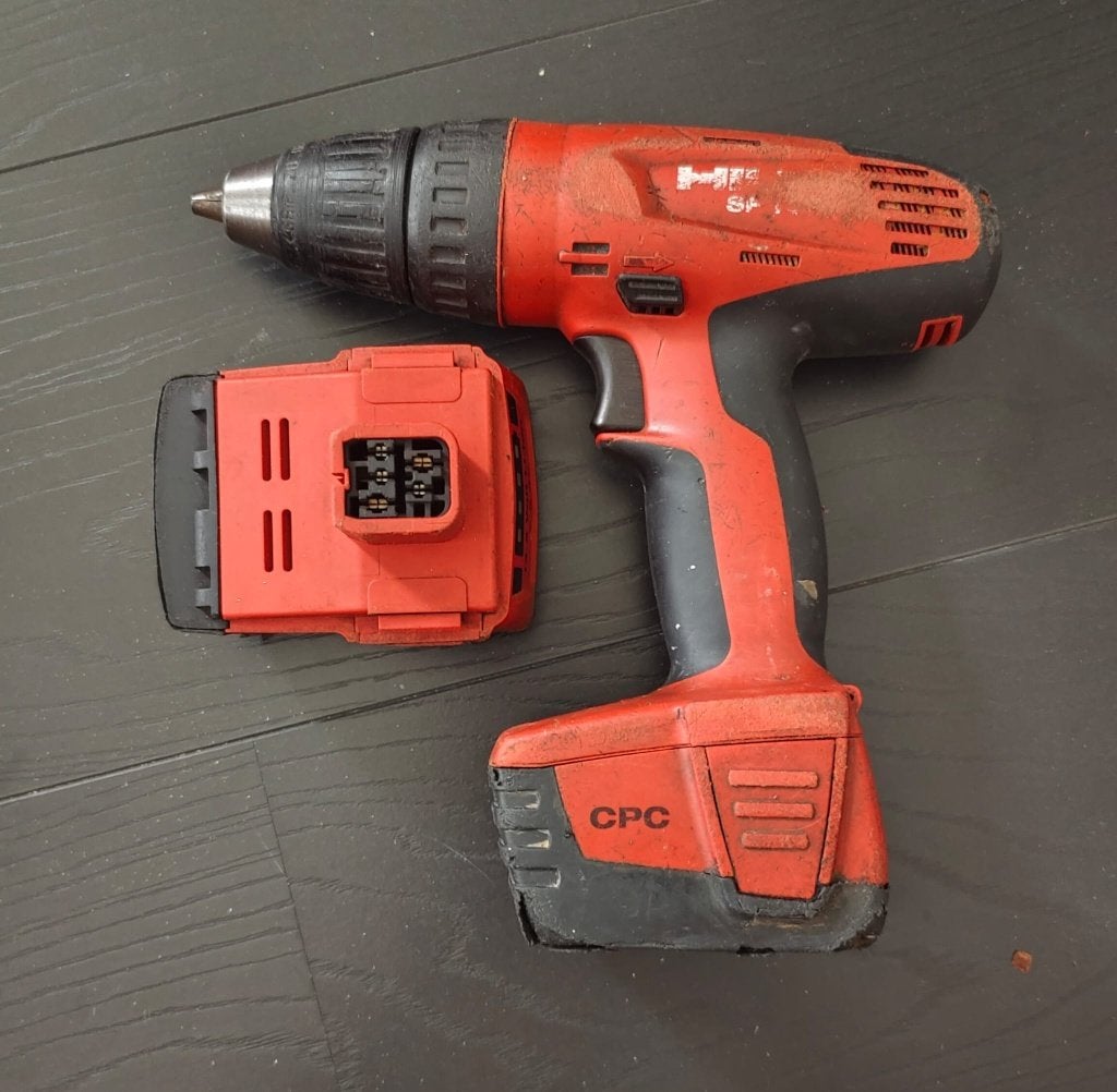 Hilti SF 144-A accuboormachine met 2 accu’s, Doe-het-zelf en Verbouw, Gereedschap | Boormachines, Ophalen, Gebruikt, Boor- en/of Breekhamer