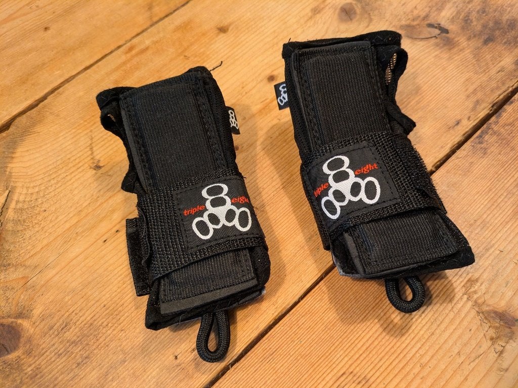 Triple Eight Wristsaver II Slide On polsbeschermers JR / XS, Sport en Fitness, Skateboarden, Ophalen of Verzenden, Zo goed als nieuw