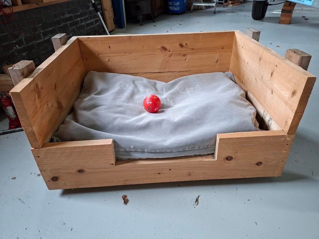 Hondenmand, Ophalen of Verzenden, Zo goed als nieuw, Riet
