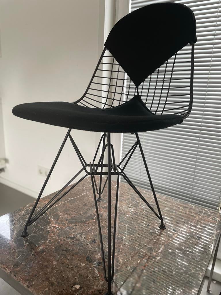 Vitra Eames Wire Chair DKR-2 - Zwart gepoedercoat onderstel, Zwart, Ophalen of Verzenden, Zo goed als nieuw, Metaal