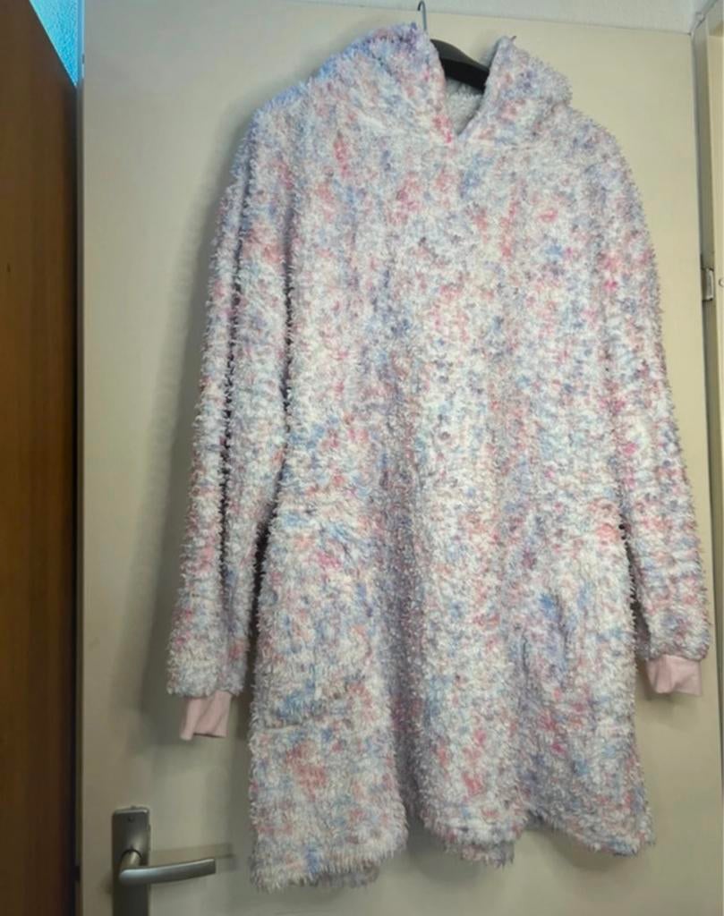 Oversized dames snuggie | Primark | maat M/L | pastel, Ophalen of Verzenden, Gedragen, Maat 38/40 (M)