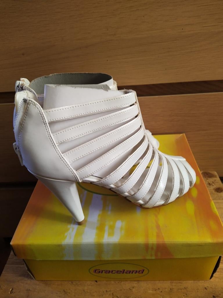 Nieuwe hakken, sandalen. Schoenen. Open teen. Wit. Maat 40., Ophalen of Verzenden, Nieuw, Wit, Sandalen of Muiltjes