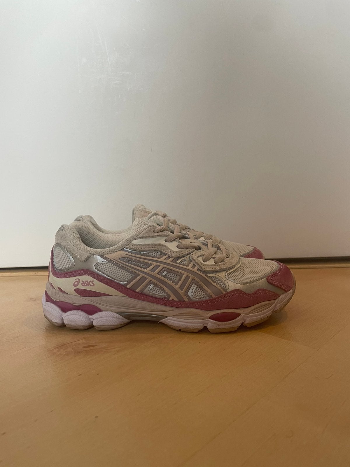 Asics Gel-Nyc “strawberries & cream” maat 40., Ophalen of Verzenden, Roze, Sneakers of Gympen, Zo goed als nieuw