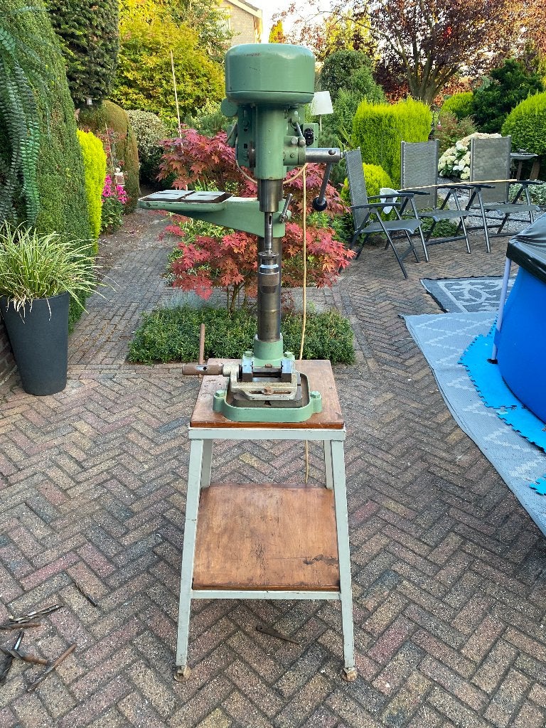 Kolomboor machine van Wals & Co te IJmuiden, Ophalen, Gebruikt, Kolomboormachine, Variabele snelheid