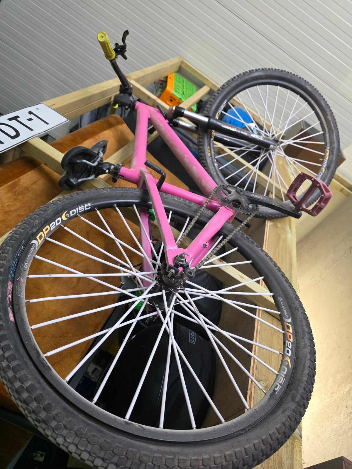Roze Dirt Jump Fiets - Goede Staat, 24 inch of meer, Gebruikt, Aluminium, Ophalen of Verzenden