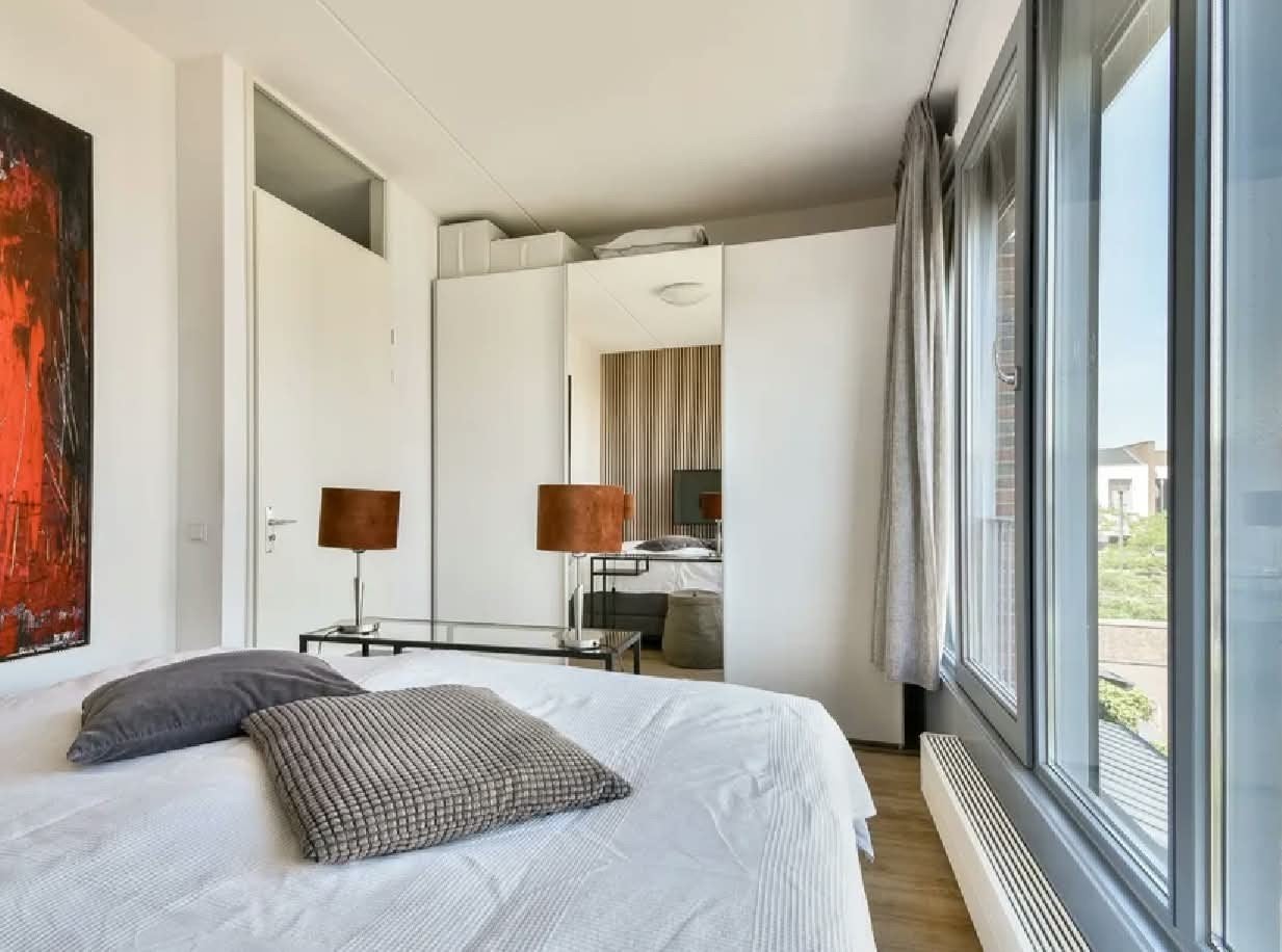 te koop : kledingkast 'Nolte' 240 hoog  240 breed  69 diep