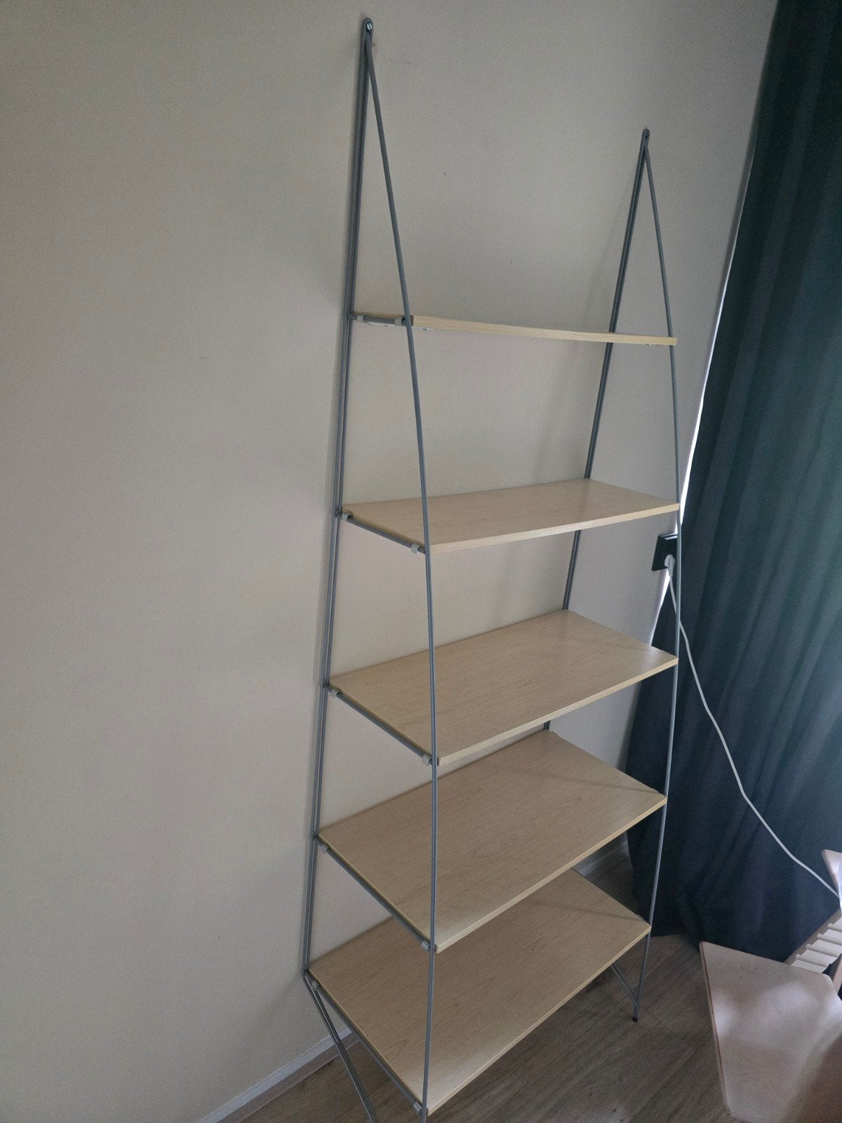 GRATIS Boekenkast / wandrek met 5 planken - Metaal en Hout, Ophalen, 25 tot 50 cm, Metaal, 50 tot 100 cm
