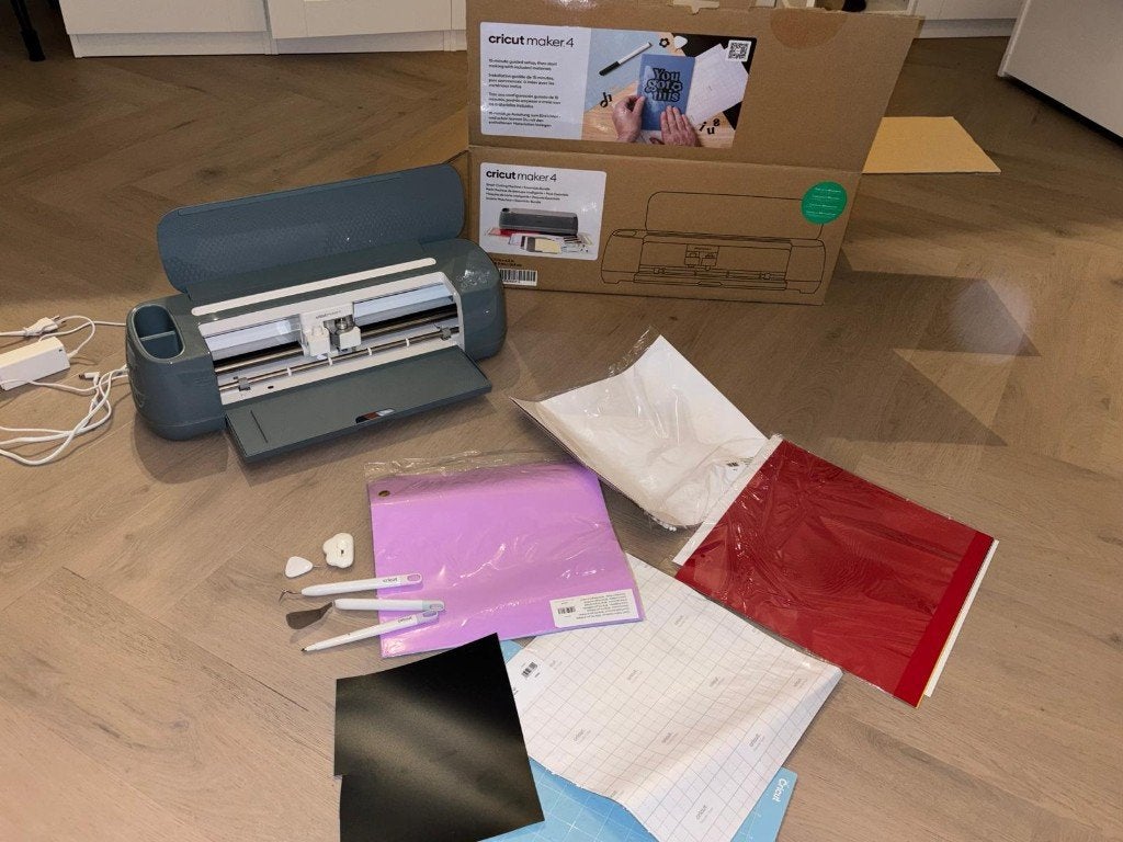 Cricut Maker 4 Sage - Zo goed als nieuw + accessoires, Ophalen, Groen, Gereedschap of Toebehoren, Elektrisch
