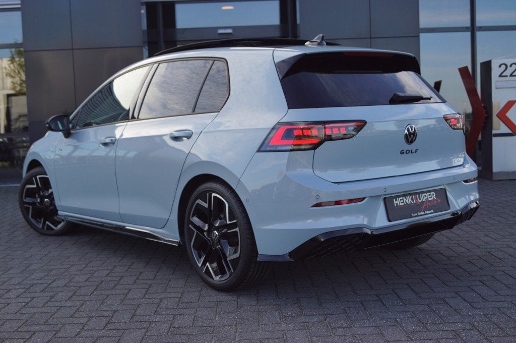 Volkswagen GOLF R-line 1.5 eTSI 150pk DSG facelift Black sty, Auto's, Volkswagen, Automaat, Gebruikt, Huisgarantie, Blauw