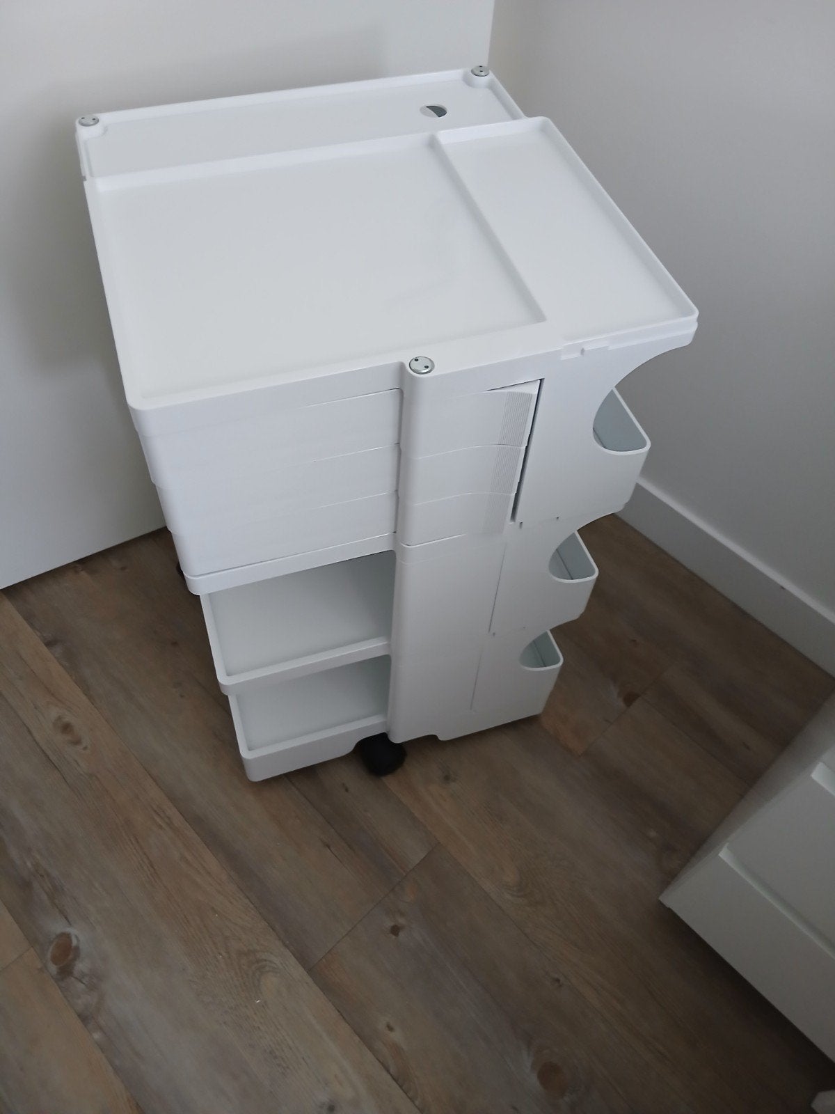 schoonheidsspecialist behandelwagen /trolley, Ophalen, Zo goed als nieuw