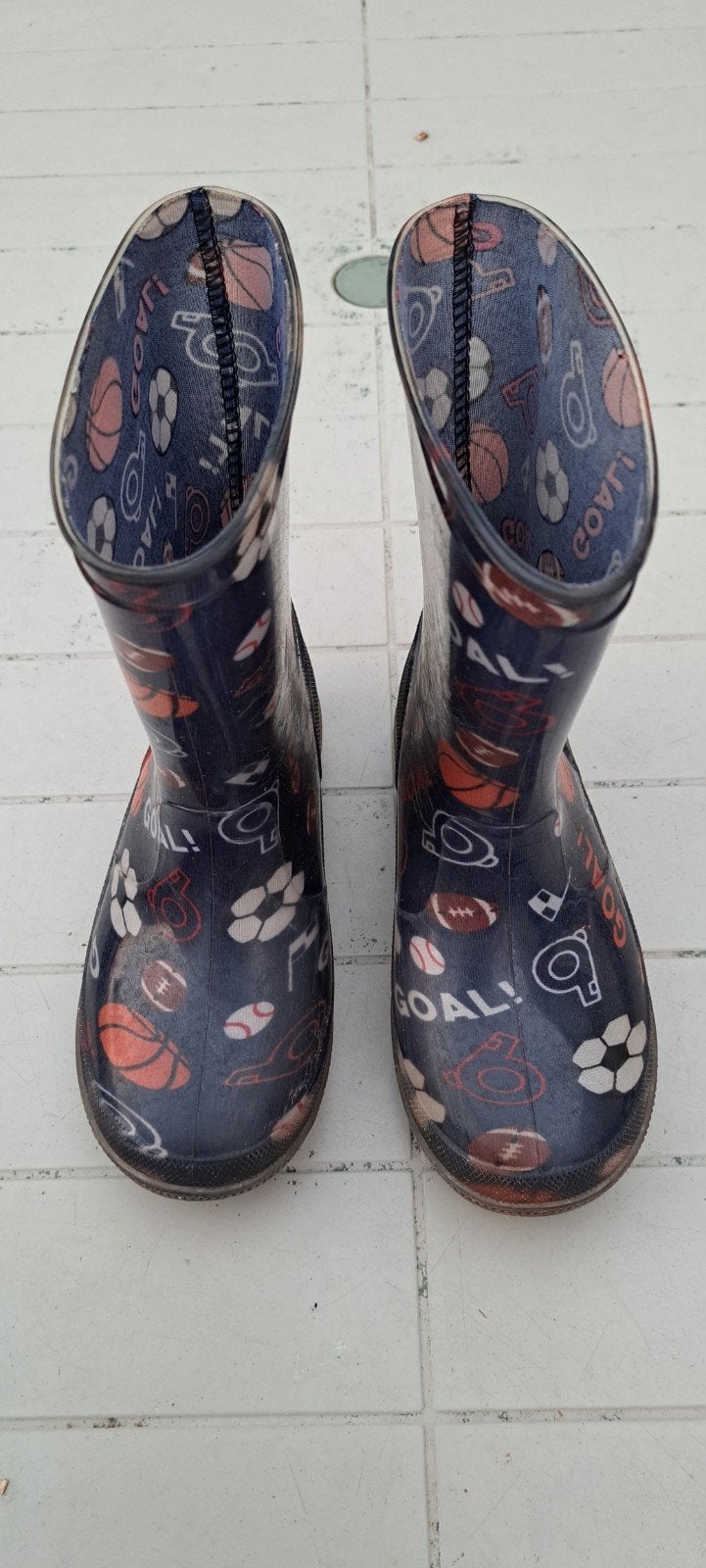 Leuke kinderlaarzen maat 30 met sportprint, Kinderen en Baby's, Kinderkleding | Schoenen en Sokken, Ophalen of Verzenden, Gebruikt