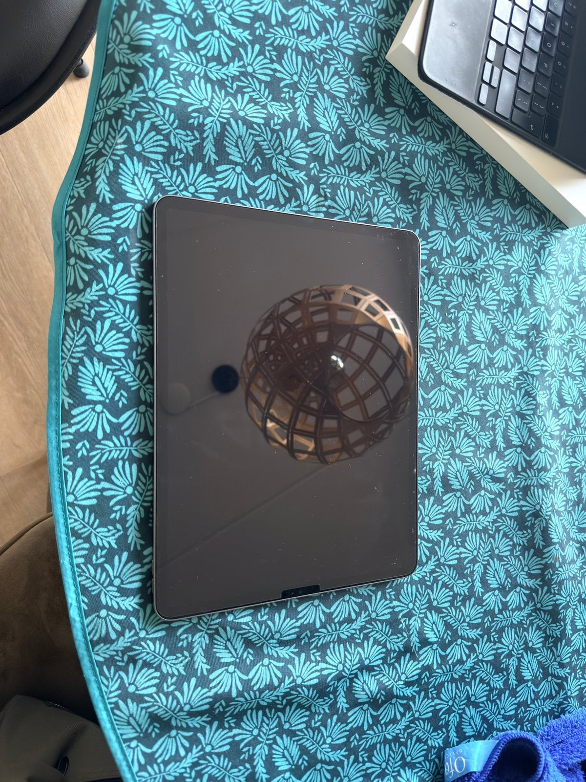 Foto 4 van Ipad pro 12,9 5e gen (M1) 256gb + pencil + magic keyboard