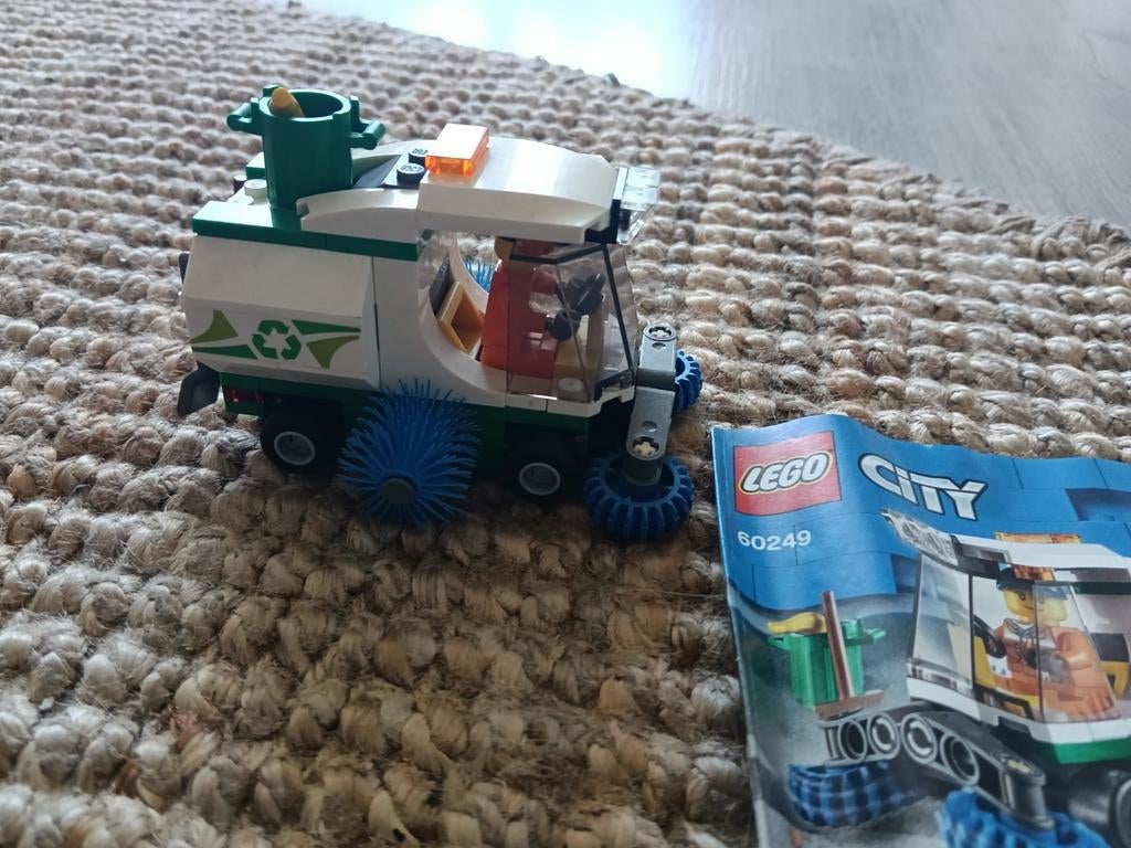 Lego City 60249 Veegwagen met minifiguur en instructies, Compleet, City, Lego, Ophalen of Verzenden