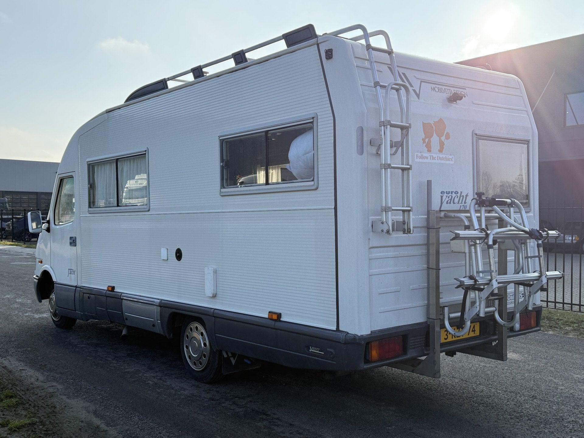 Iveco EUROYACHT Zonnepanelen / Fietsenrek / Dakrails / Luife, Caravans en Kamperen, Campers, Lange Vonder                                16
5741TT  BEEK EN DONK            , NL