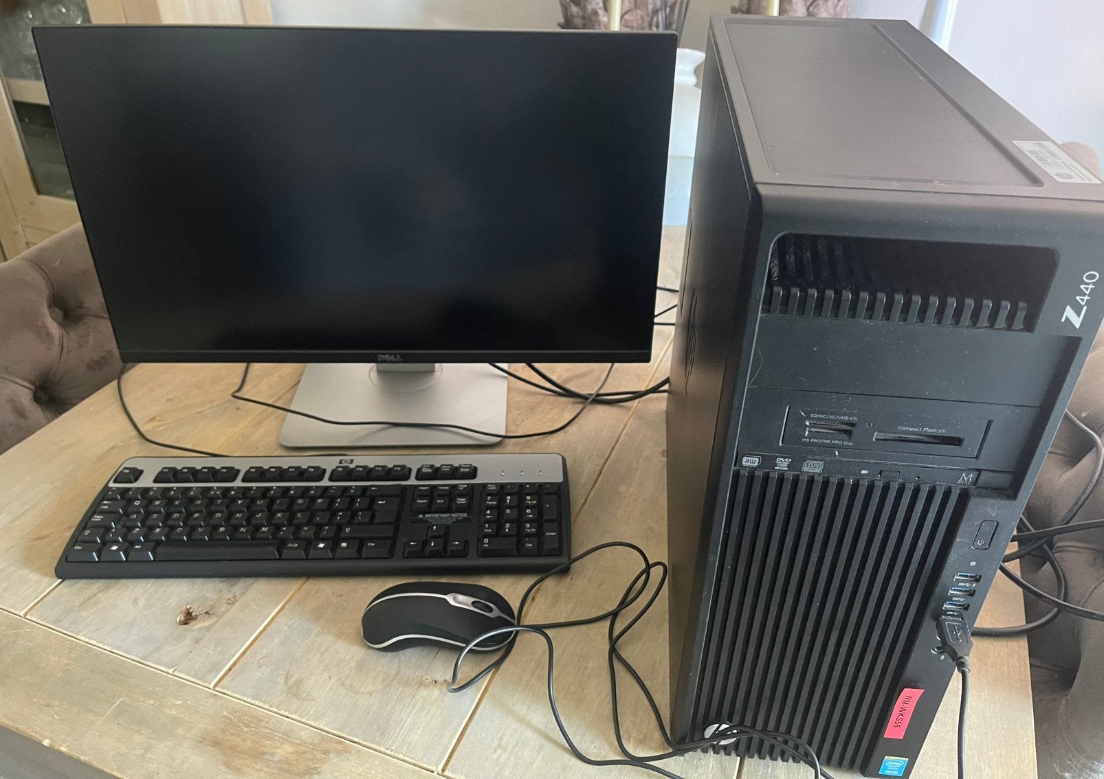 HP Z440 Workstation met Dell Monitor en HP Toetsenbord, Computers en Software, Ophalen, Gebruikt, Met monitor, Onbekend