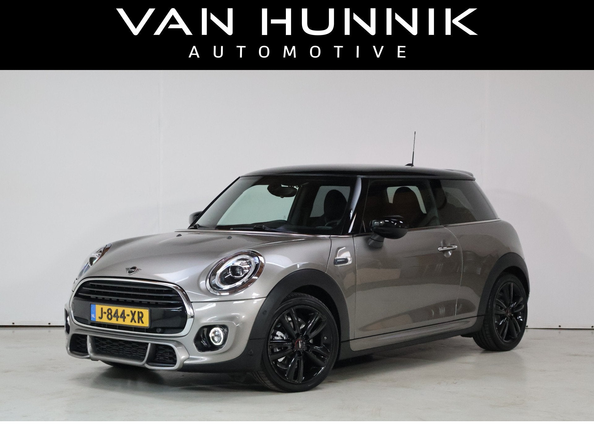 MINI 3-deurs 1.5 Cooper JCW | Keyless | H&K | Sfeerverlichti, Auto's, Dealer onderhouden, 136 pk, Gebruikt, 4 stoelen
