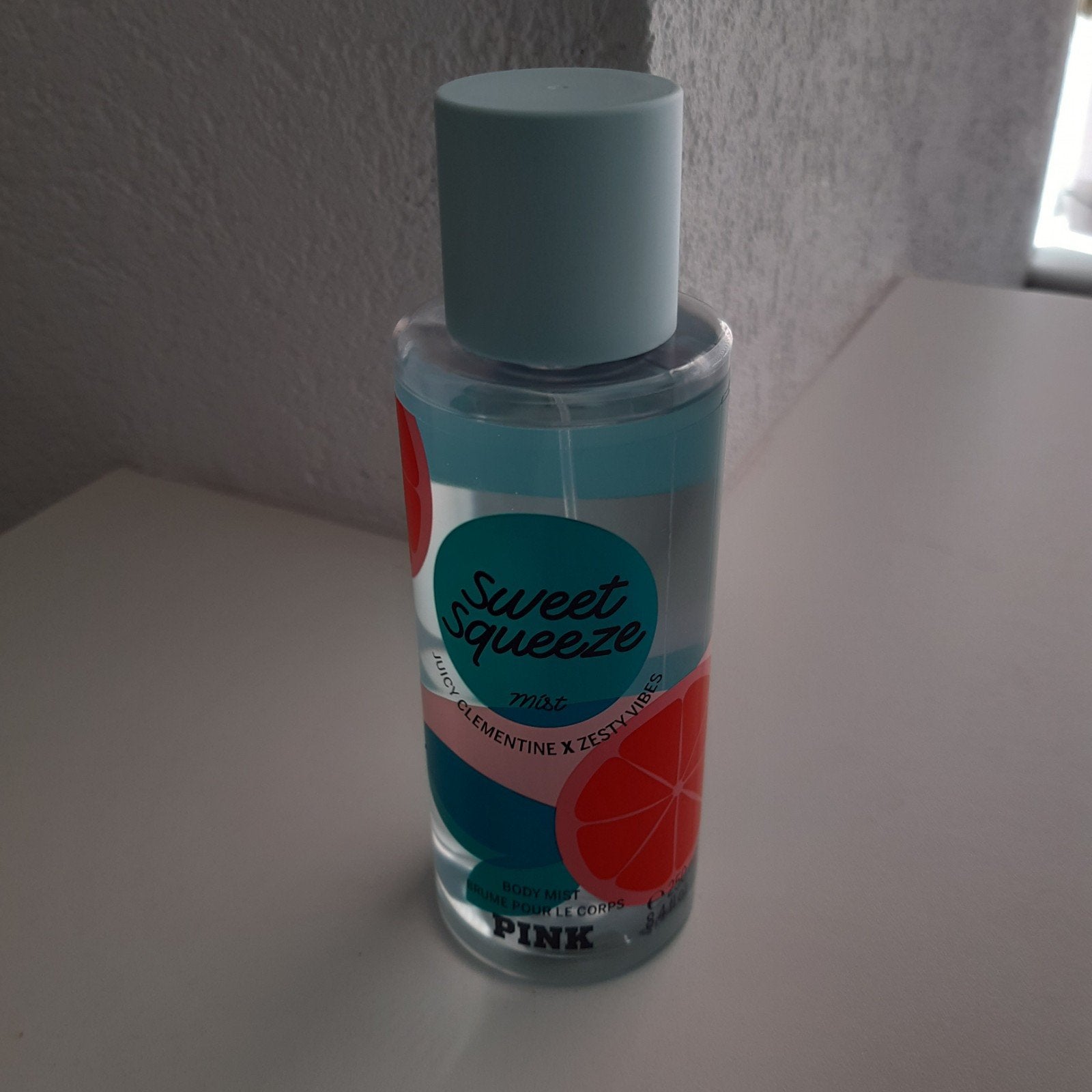 Victoria's Secret Pink Sweet Squeeze Scented Bodymist, Ophalen of Verzenden, Zo goed als nieuw, Overige typen