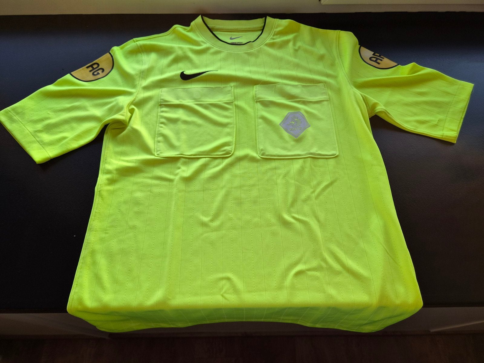 KNVB Scheidsrechtersshirt Geel Maat M, Kleding | Heren, Maat 48/50 (M), Geel, Nike, Ophalen of Verzenden