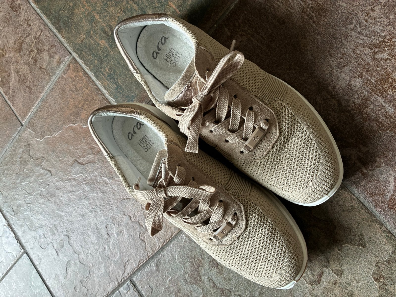 Ara sneakers maat 41 met uitneembare inlegzool beige, Kleding | Dames, Ophalen of Verzenden, Zo goed als nieuw, Beige, Sneakers of Gympen