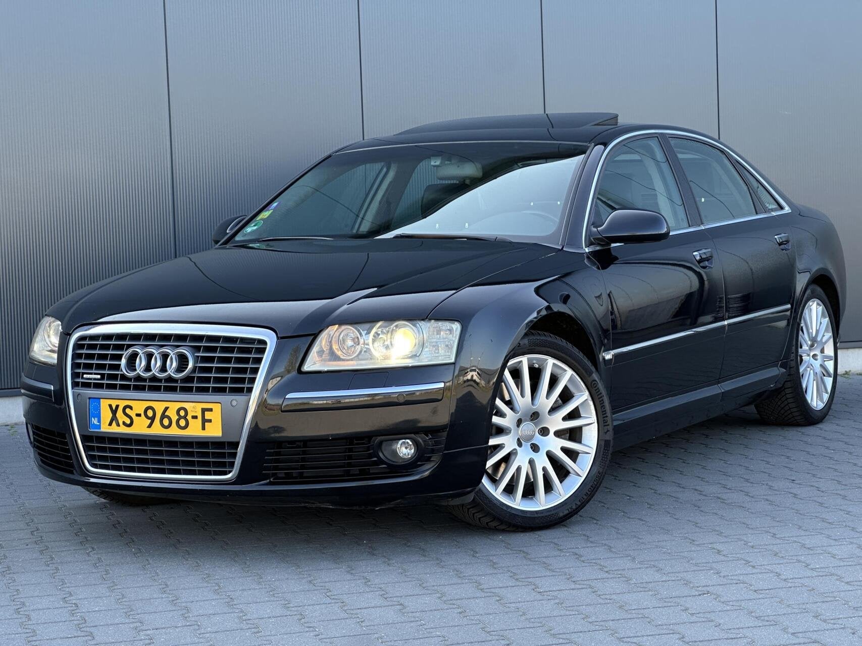 Audi A8 3.2 FSI Quattro Leder - Schuifdak - Navi - Xenon - Z, Auto's, Audi, Automaat, Gebruikt, Zwart, Leder