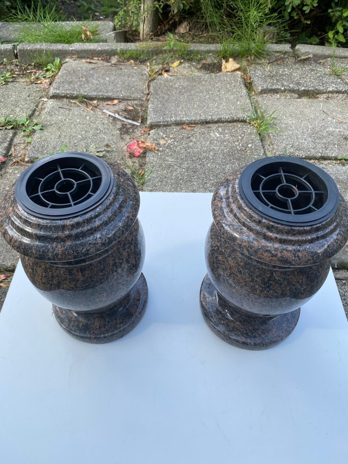 Granieten grafvazen - Set van 2, Ophalen