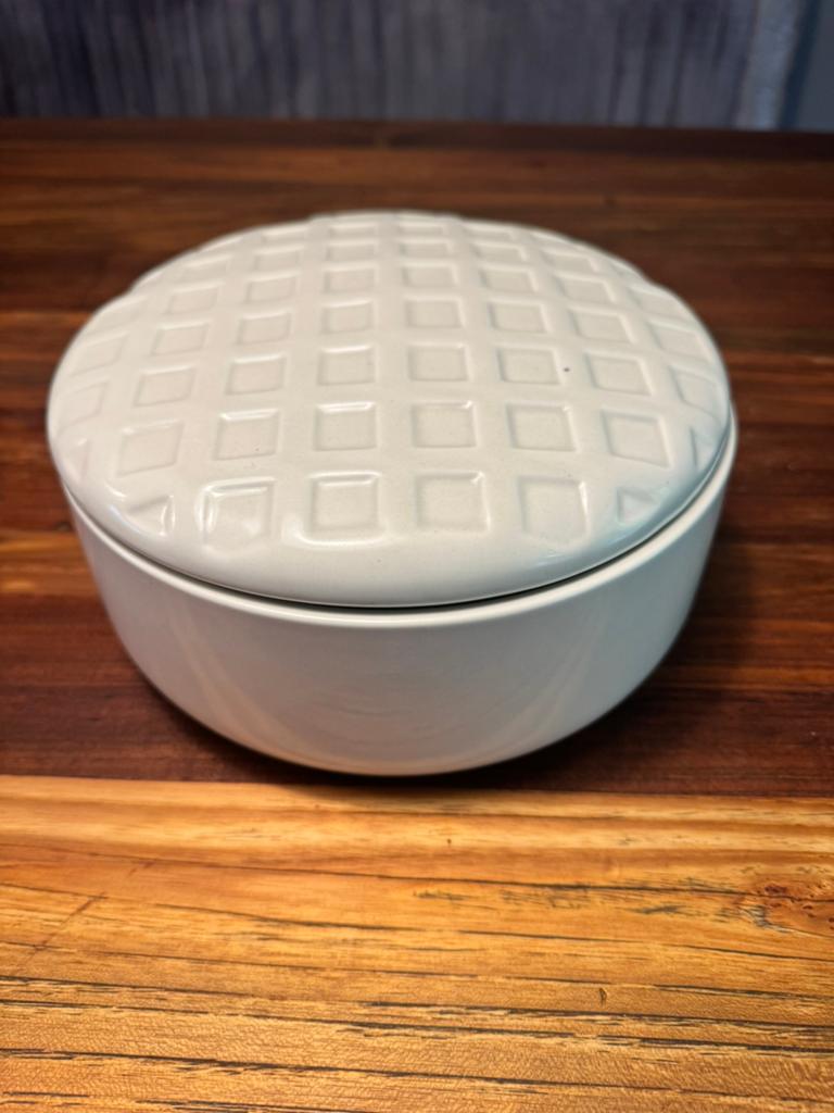 Grote koektrommel van steengoed met wafelpatroon, Gebruikt, Schaal, Rond, Ophalen of Verzenden
