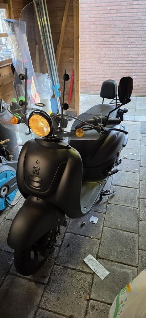 Te koop: AGM Retro snorscooter (2016) – zo goed als nieuw!, Fietsen en Brommers, Zo goed als nieuw, Benzine, Ophalen, Overige merken