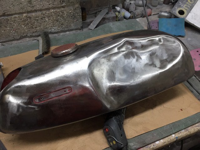 Gezocht: Damaged Honda SS50 Tank, Ophalen of Verzenden