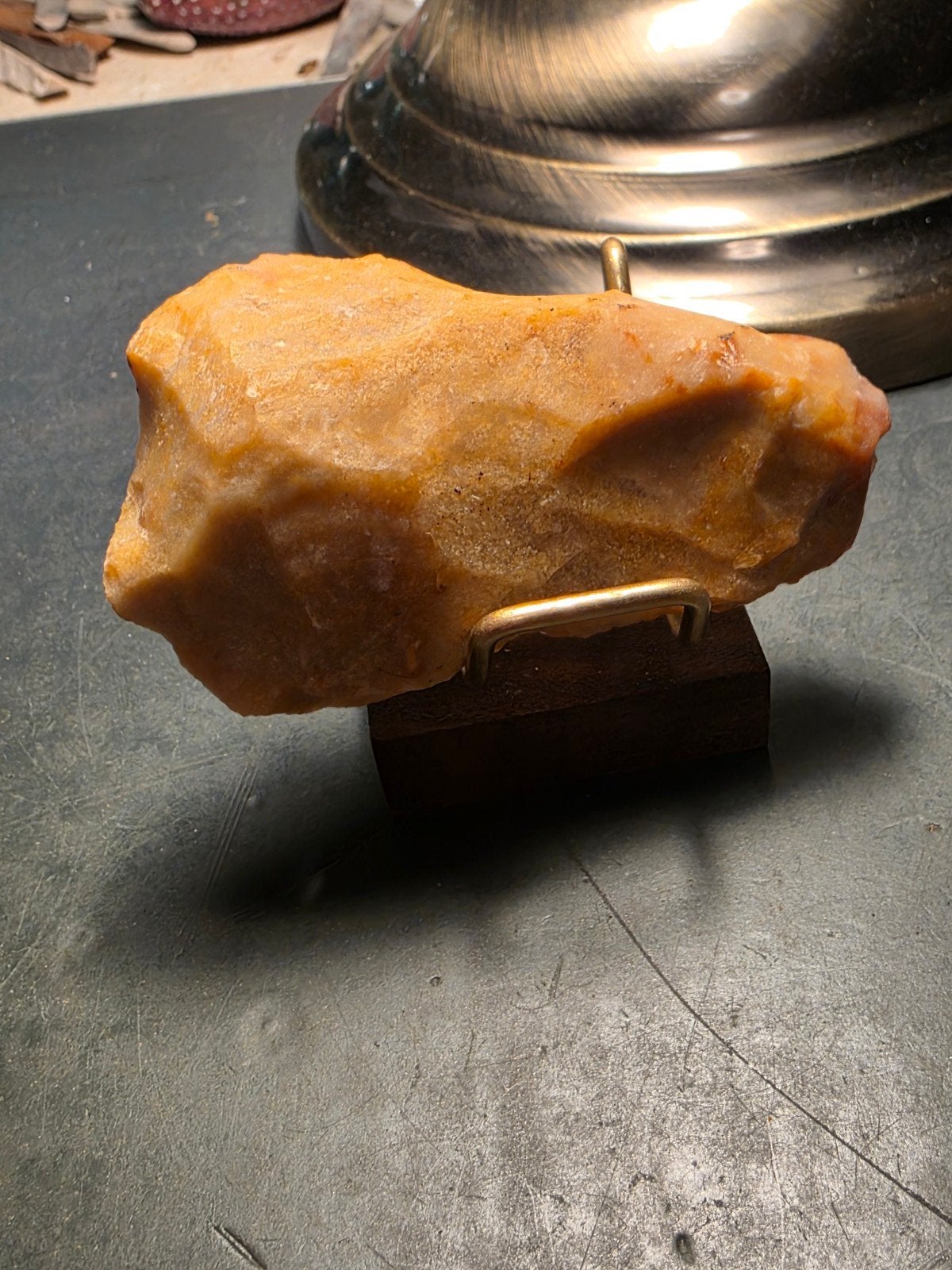 Prehistorische vuistbijl - Authentiek biface werktuig, Ophalen of Verzenden, Gebruikt
