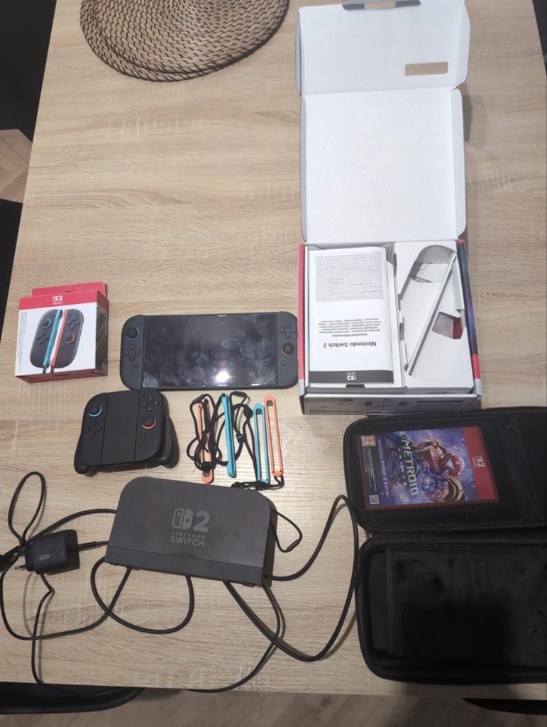 Nintendo Switch 2, 4 controllers, extra accesoires +garantie, Switch 2019 Upgrade, Met games, Ophalen of Verzenden, Zo goed als nieuw