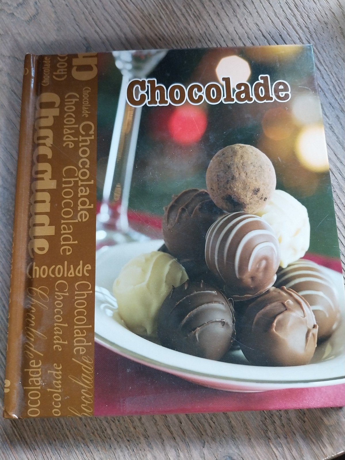 Chocolade kookboek - Recepten voor de chocoladeliefhebber, Boeken, Ophalen of Verzenden, Zo goed als nieuw, Taart, Gebak en Desserts