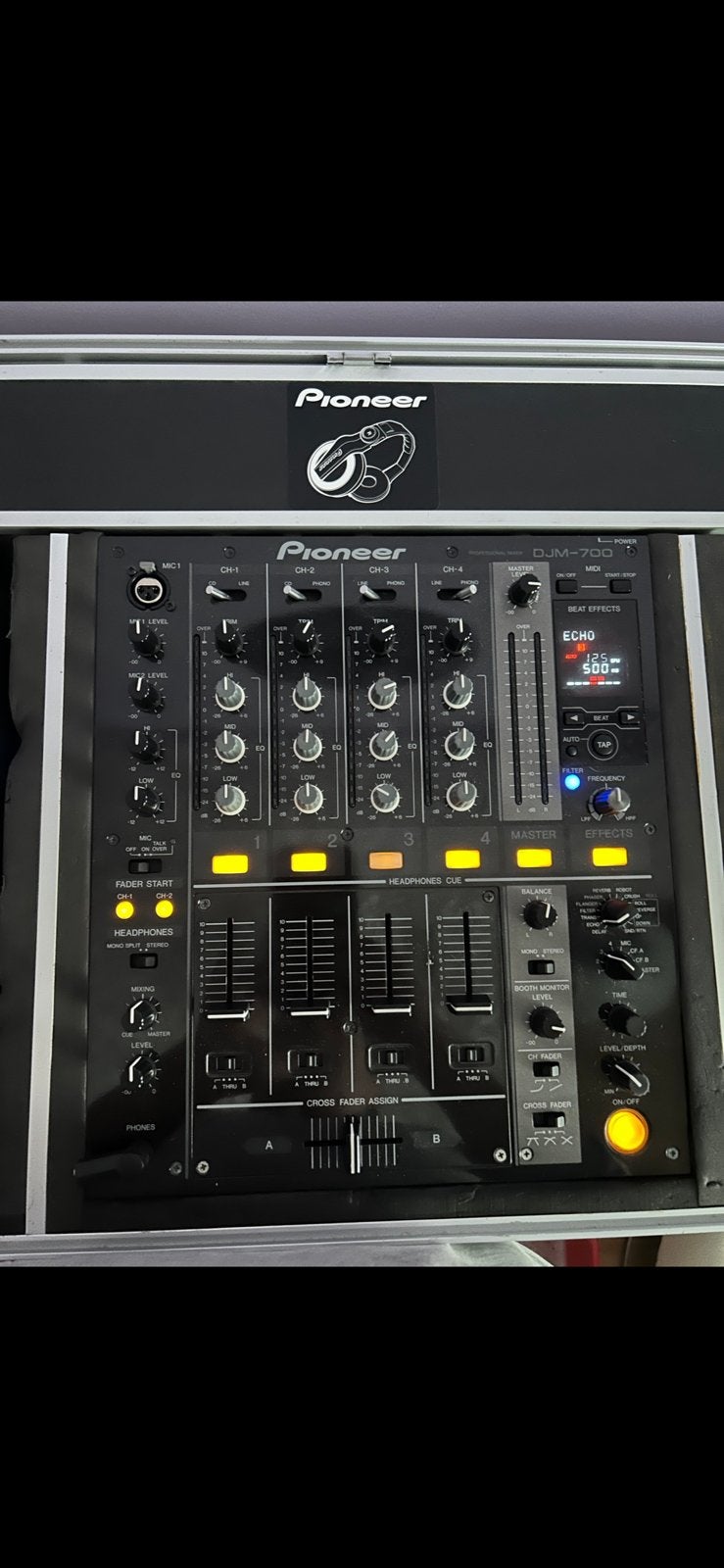 Te koop Pioneer DJM700, Ophalen, Zo goed als nieuw, Minder dan 5 kanalen
