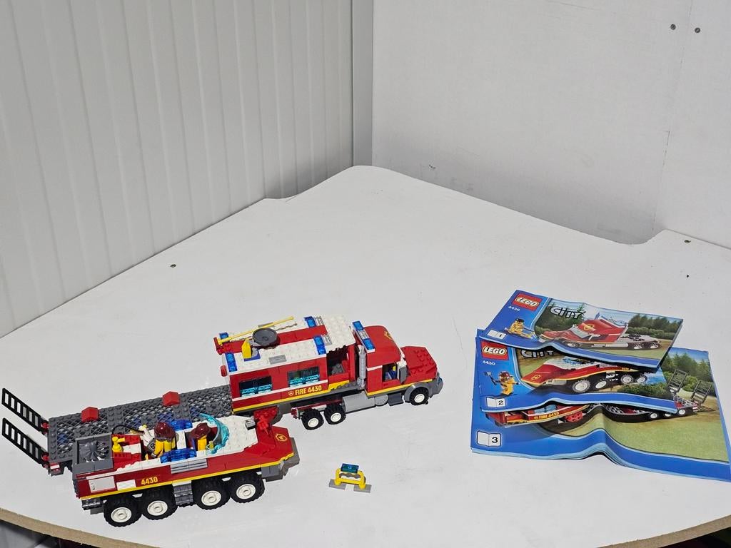 Lego City 4430 brandweerwagen met aanhanger, Ophalen