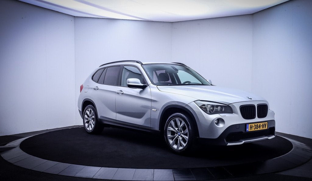 BMW X1 18iA Executive XENON | STOELVERW | CLIMA | PDC | LMV, Euro 5, Zwart, 4 cilinders, 150 pk