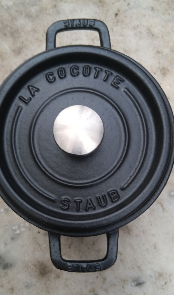 STAUB cocotte 16 cm 1,25 liter Zo goed als nieuw! (G370), Ophalen of Verzenden, Zo goed als nieuw, Geschikt voor inductie, Overige merken