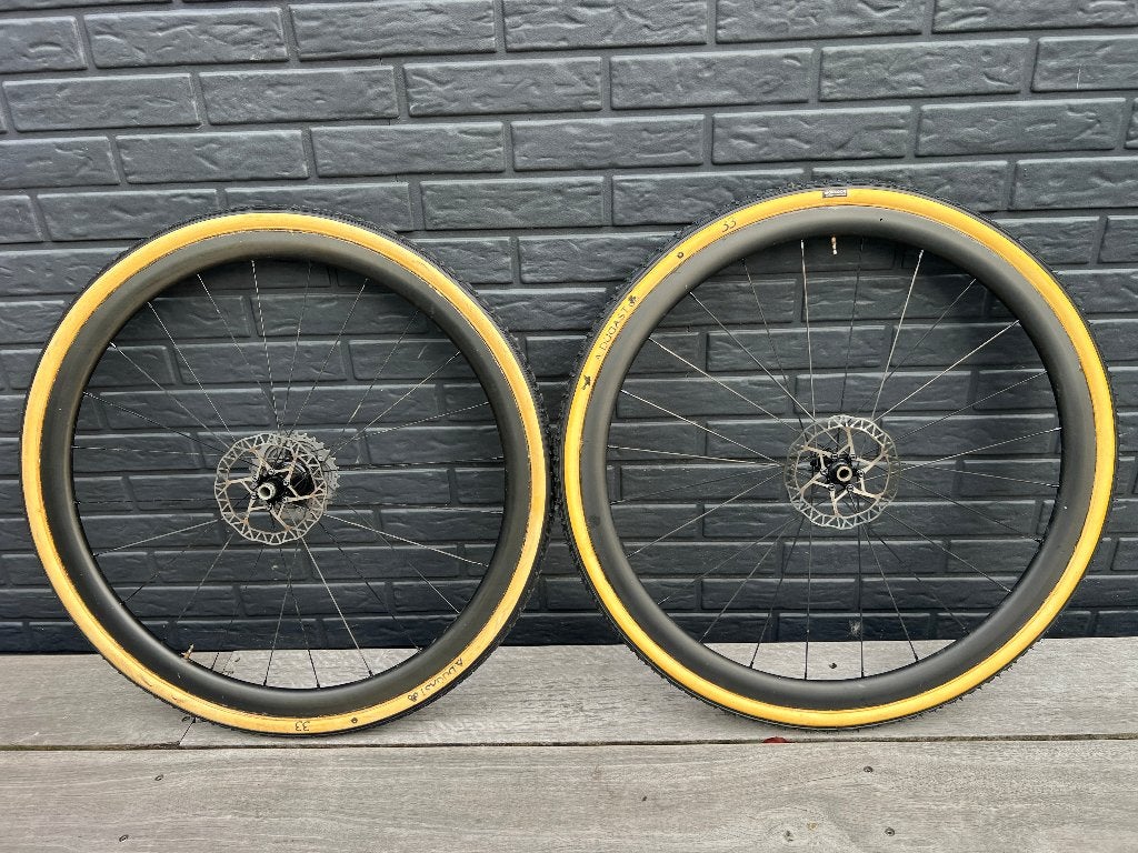 lichtgewicht carbon wielen tubes + dugast typhoon, Fietsen en Brommers, Fietsonderdelen, Ophalen of Verzenden, Gebruikt, Wiel