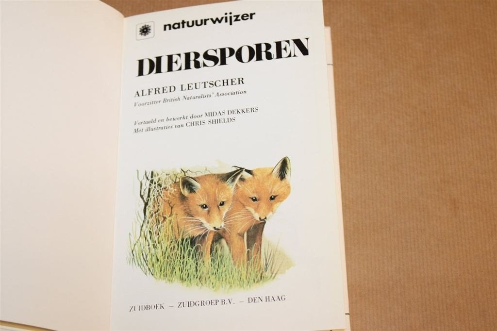 Diersporen — Veldgids Vintage 1979, Ophalen of Verzenden, Gelezen, Katten