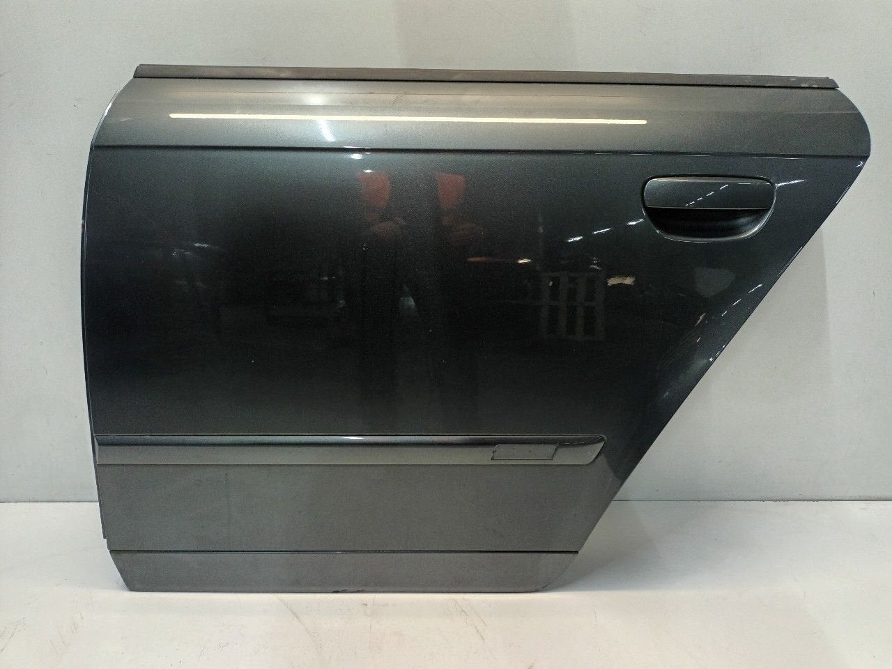 Portier links achter Audi RS 4, Onderdelen@venauto.nl, Van der Ven Autorecycling B.V., Gebruikt, Ettenseweg 76, 4706 PB Roosendaal, The Netherlands
