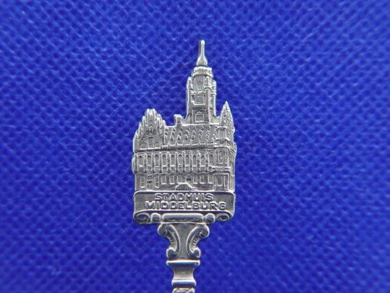 Lepeltje: Middelburg Stadhuis van, Verzenden