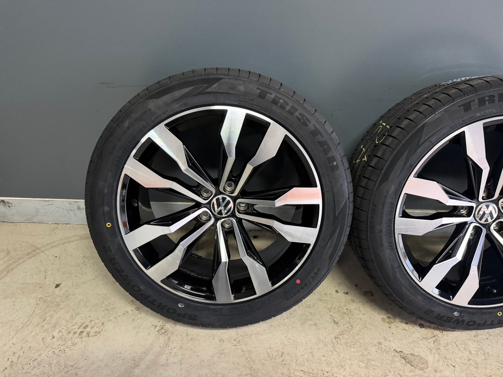 Volkswagen suzuka 19 inch velgen 5x112 nieuwe banden, 19 inch, 255 mm, Banden en Velgen, Ophalen of Verzenden