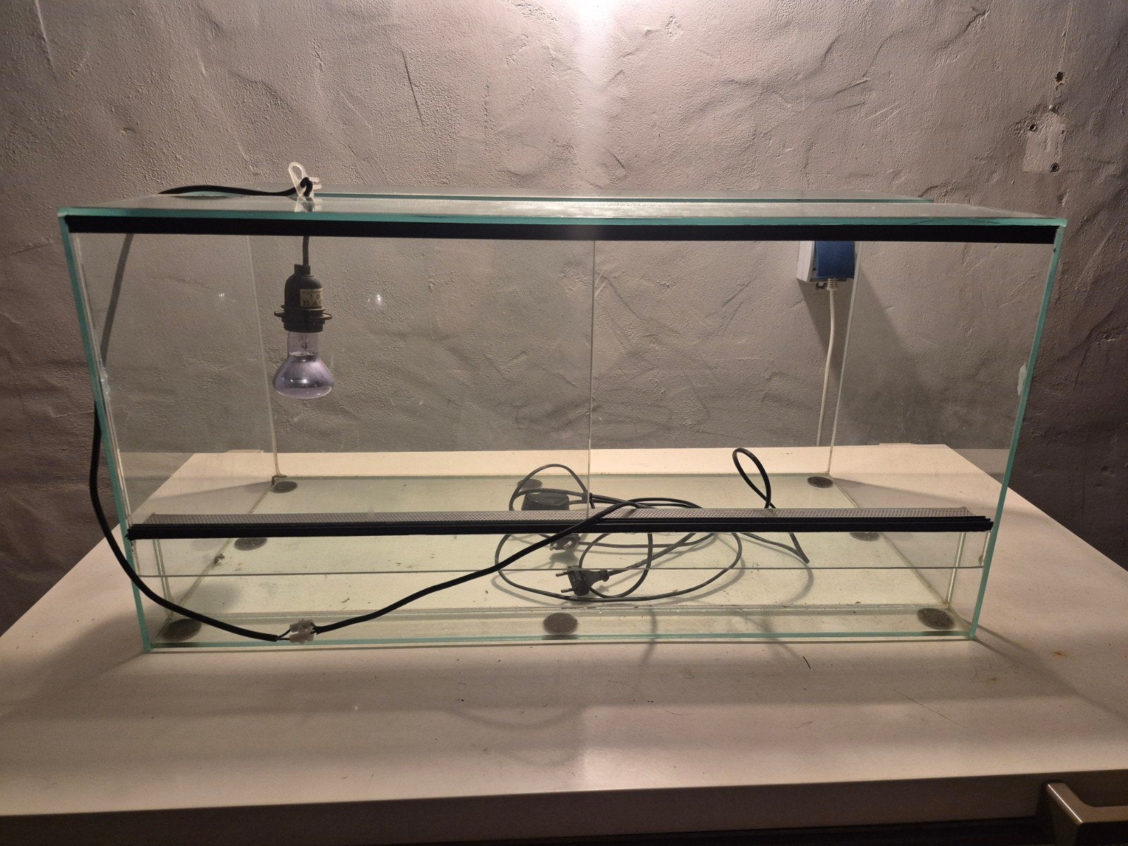 Terrarium van 80 cm met lamp, Ophalen of Verzenden, Zo goed als nieuw