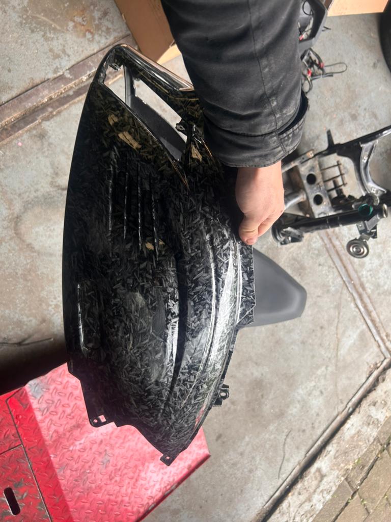 Zip achterkap carbon look leuk voor stunt scooter, Fietsen en Brommers, Ophalen of Verzenden