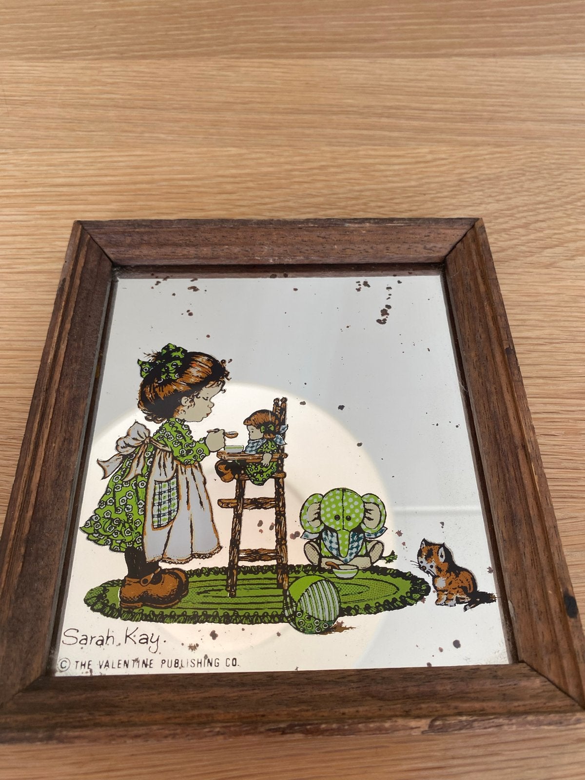 Vintage Sarah Kay spiegel met houten lijst, Antiek en Kunst, Ophalen of Verzenden, Rechthoekig, Minder dan 50 cm, Minder dan 100 cm