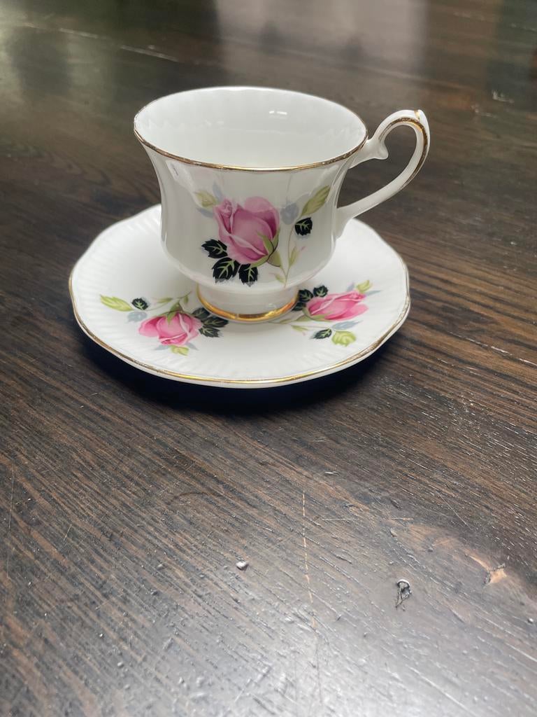 Willy's Pottery kop en schotel, Made in England, Ophalen of Verzenden