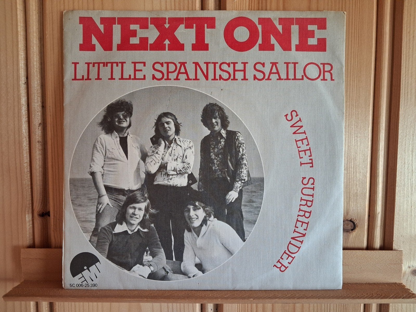 Next One, Verzenden, Zo goed als nieuw, Pop